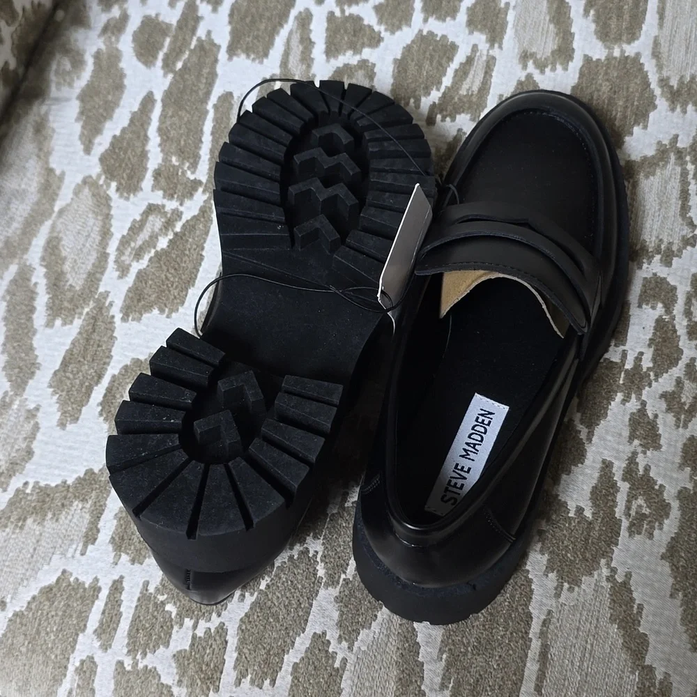 Steve Madden Ladies' Lug Loafer size 7.5 black - Picture 3 of 4